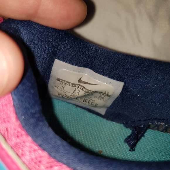 Nike Blue and Pink Running shoes Size 9 - Picture 4 of 10